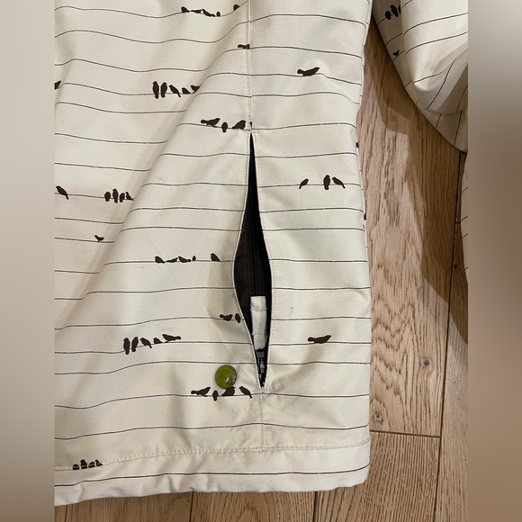 Burton Concert Ski Jacket. - Picture 6 of 10